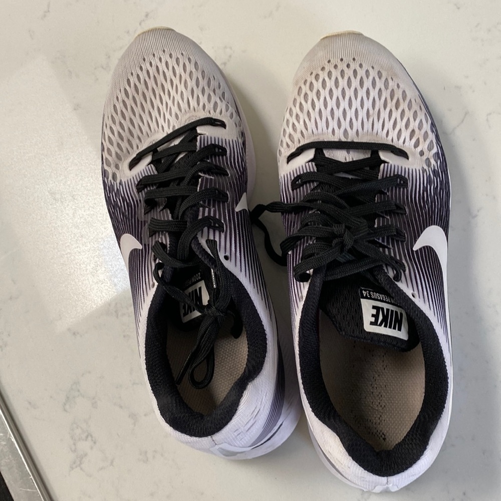 Nike Zoom, White and navy with black laces